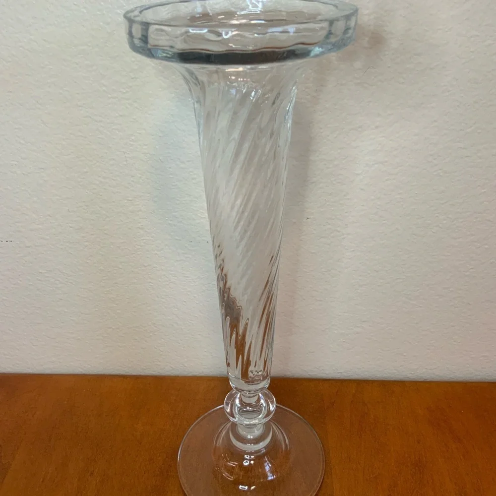 Stunning Mikasa Crystal Spiral Vase - Great Condition